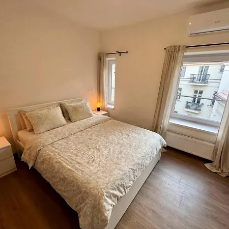 Modern Attic In Old Town | Tv | Washer & Dryer Apartament Praga